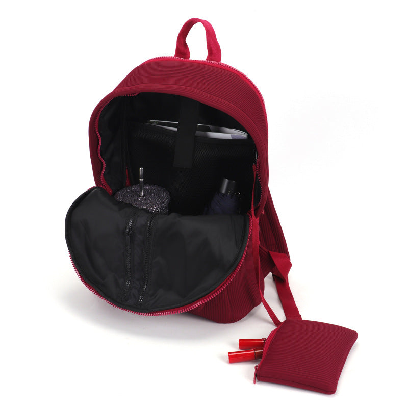 013 Lightweight and large capacity waterproof sports backpack for college students