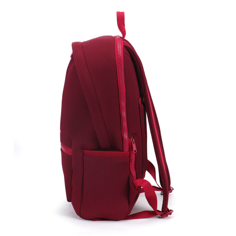 013 Lightweight and large capacity waterproof sports backpack for college students
