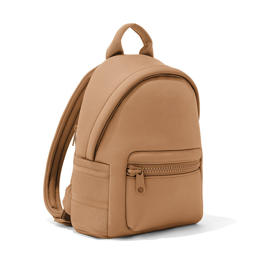 005 Large capacity travel backpack