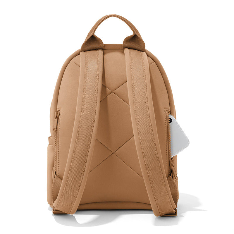 005 Large capacity travel backpack