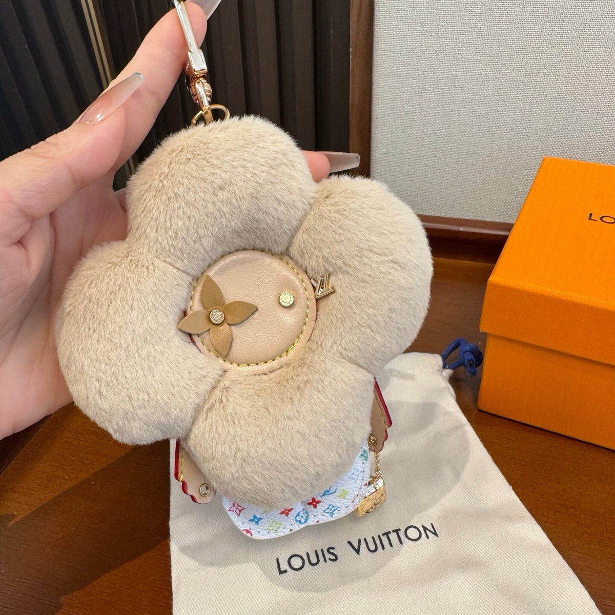L4050    Luna     Keychain