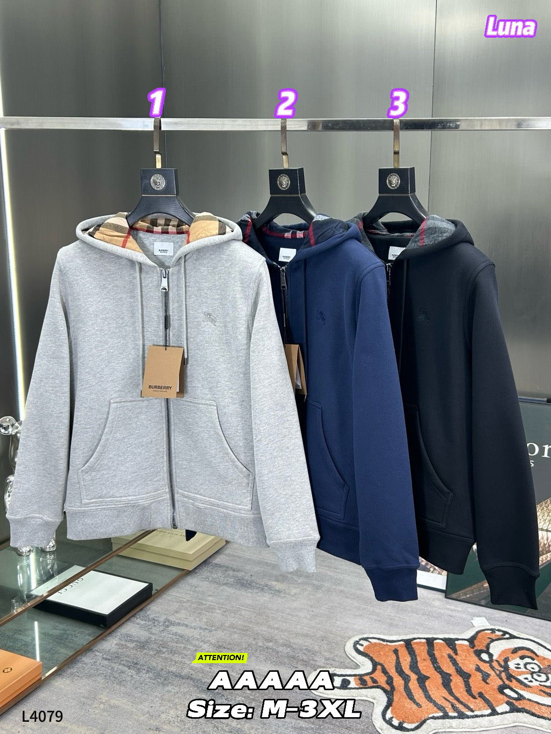 L4079    Luna     Clothing