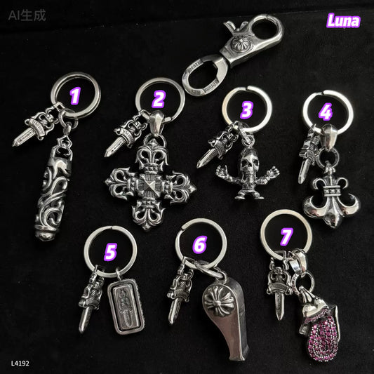L4192    Luna     Keychain